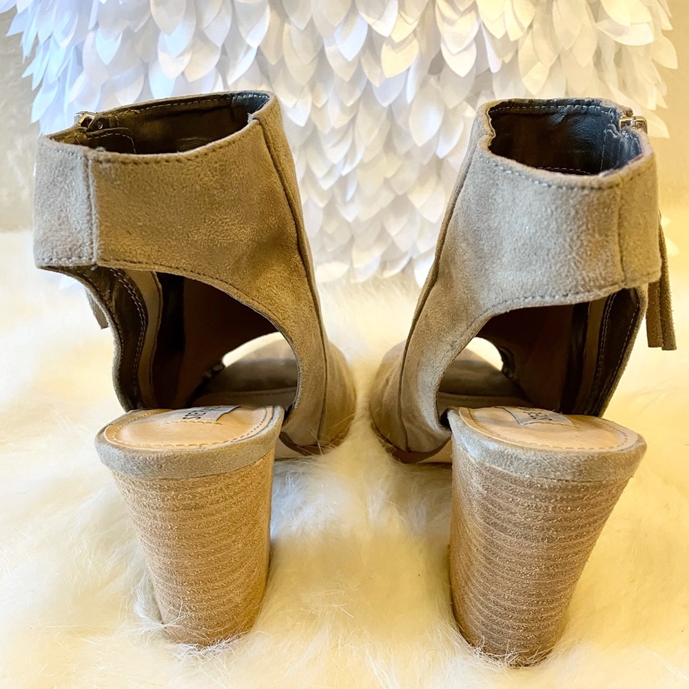 Steven Madden Tan Heeled Ankle Bootie 7.5 - Picture 4 of 6